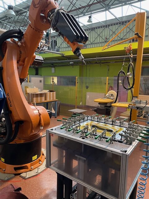 ROBOT KUKA KR 500 « FORMAGE »